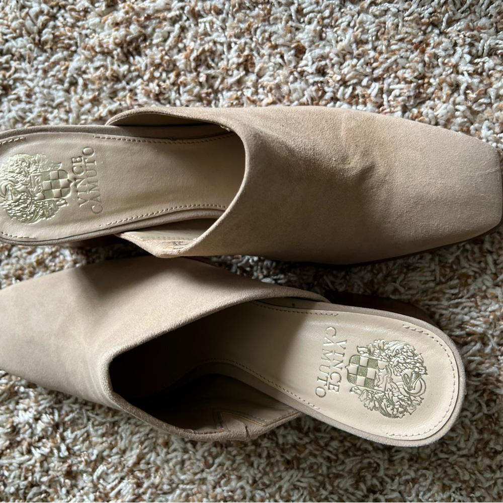 Gorgeous Tan Vince Camuto Mules - Picture 5 of 9